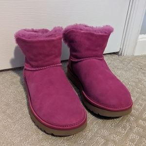 Pink Uggs Size 7